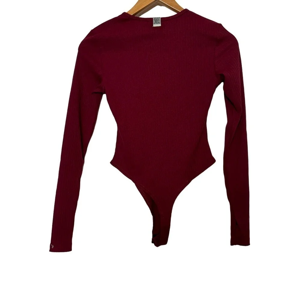 The Giving‎ Movement Bodysuit Ribbed Long Sleeve Maroon Burgundy Size S